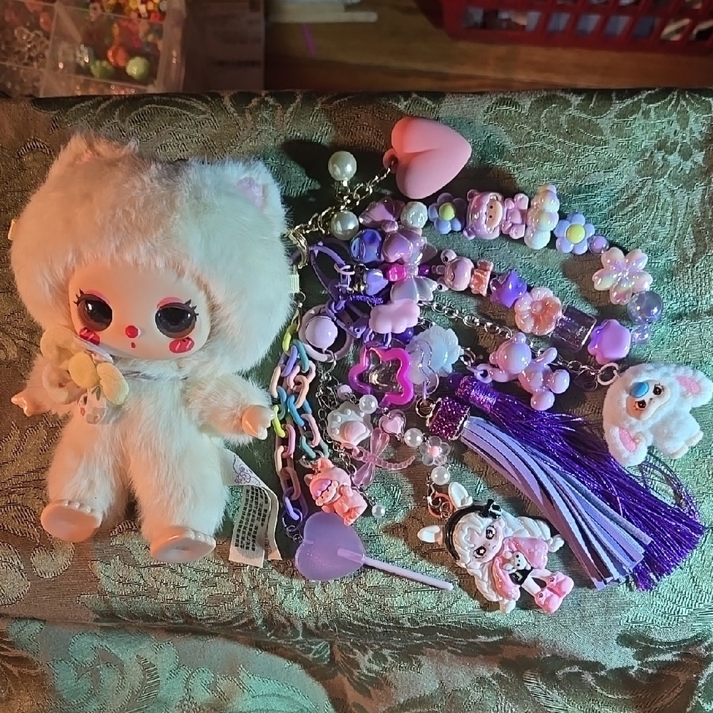 Liila's Lucky Cat Plush Doll with Bag Charm/Keychain Accessories